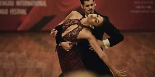 Jakie są tańce latynoamerykańskie? Odkryj ich pasjonujące oblicza