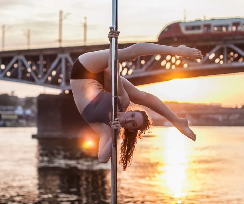 Czy pole dance odchudza? Odkryj prawdę o utracie wagi przez taniec