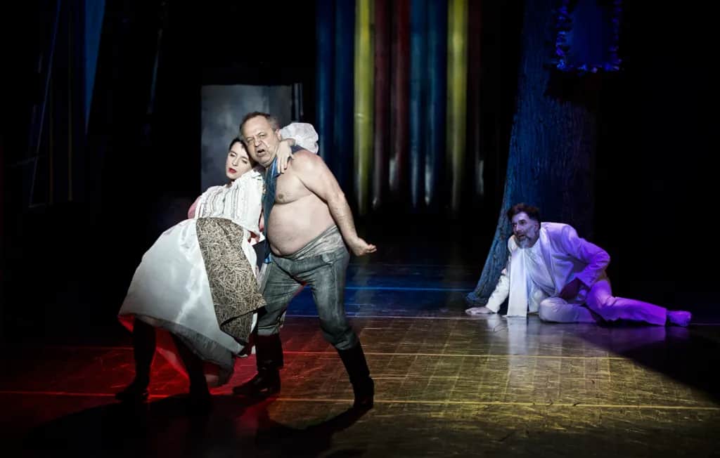 Wesele spektakl – poznaj emocje, tematy i miejsca wystawień