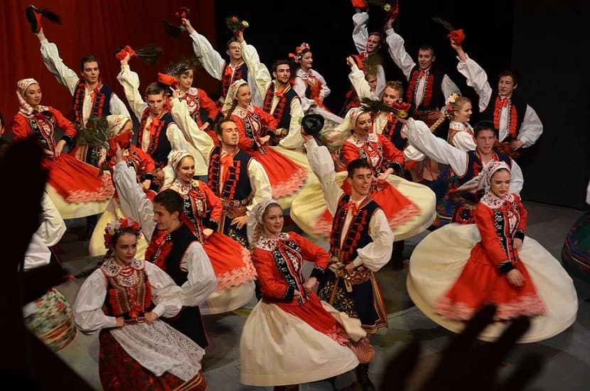 Jakie są tańce narodowe - odkryj ich bogactwo i znaczenie w Polsce