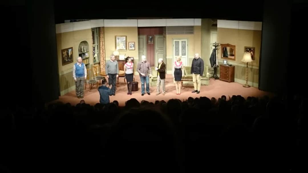 Jak zachować się w teatrze, aby nie przeszkadzać innym widzom