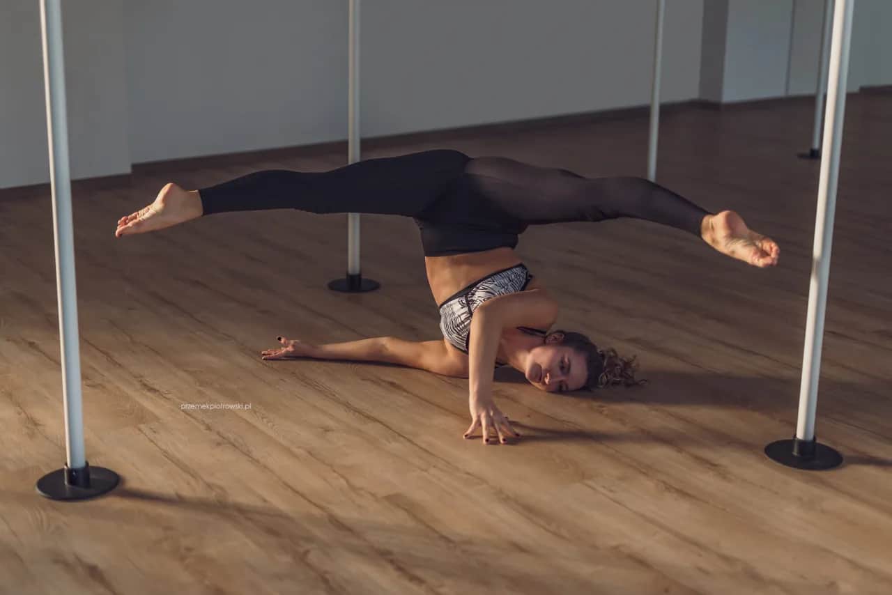 Jak zrobić samemu rurę do pole dance - proste kroki i porady bezpieczeństwa